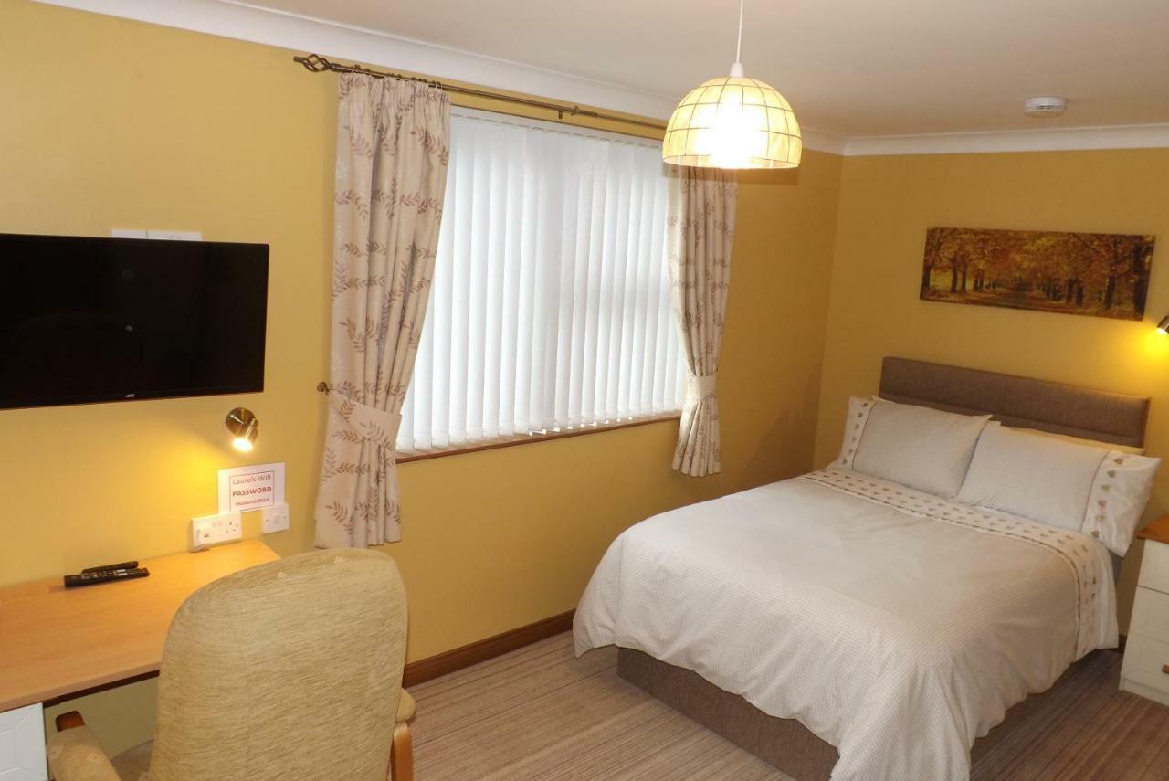 אומה The Laurels Bed & Breakfast Lodge מראה חיצוני תמונה